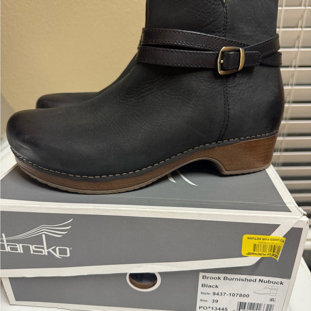 Dansko Black Brook Burnished Nubuck Leather Mules with Buckle Size 39